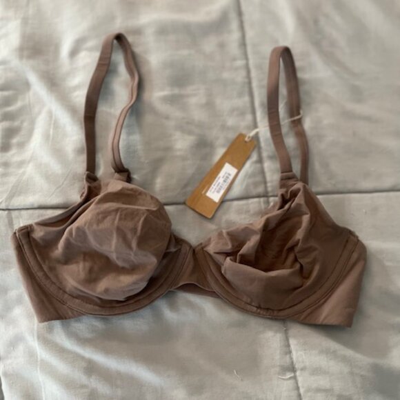 NWT SKIMS Bra 32D Lightweight Neutral Underwire Everybody Unpadded NEW Deal! - Picture 1 of 7